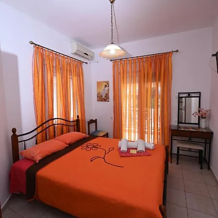 Four Seasons 1 Paralía