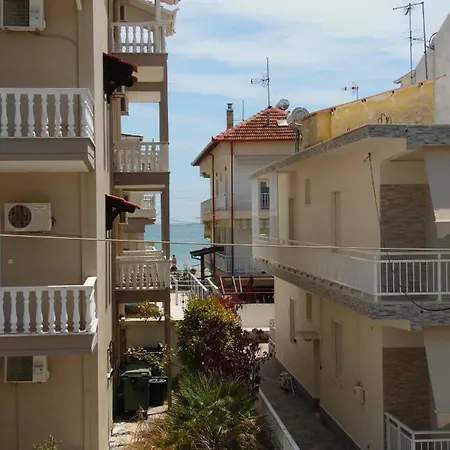 Four Seasons 1 شقة Paralía